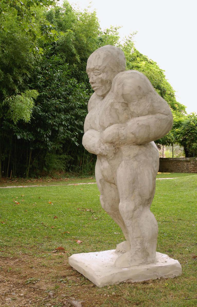 Sculpture monumentale en beton du sculpteur Pavin